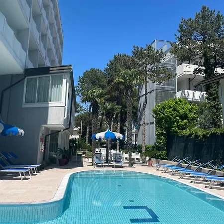 Carlton Hotell