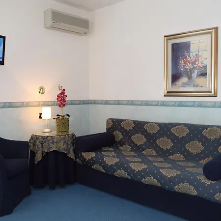 Carlton Hotell