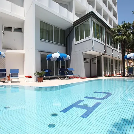 Carlton Hotel 3*