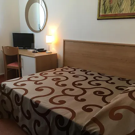 Hotel Carlton 3*