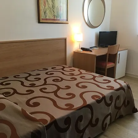 Carlton Hotel 3*